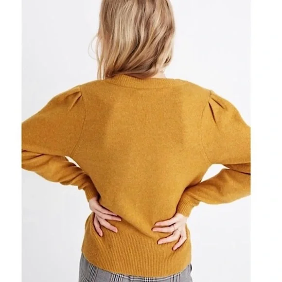 SOLD Madewell Westgate V-Neck Sweater in Coziest Yarn - Picture 3 of 14